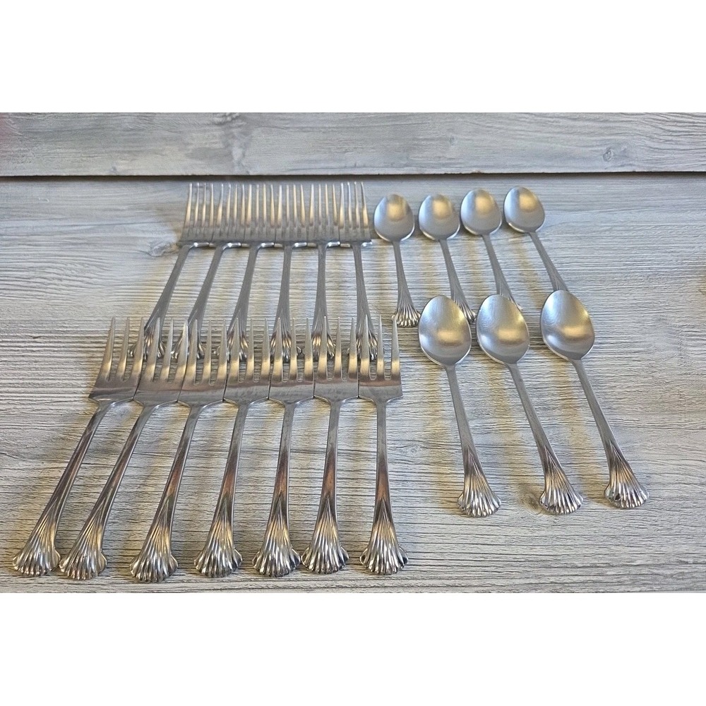 Lot Of  Towle 18/8 Japan Stainless Steel Teaspoons & Forks & Salad Fork.  E9
